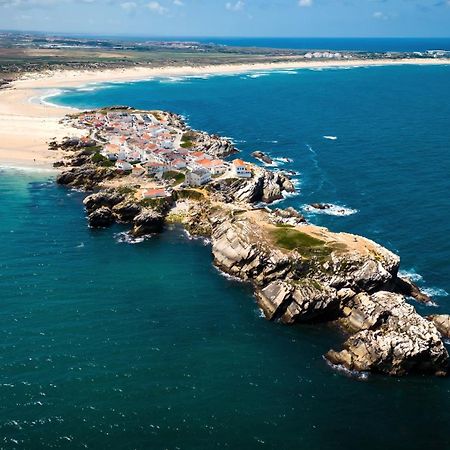 The Salty Pelican Yoga & Surf Retreat Peniche Exteriör bild