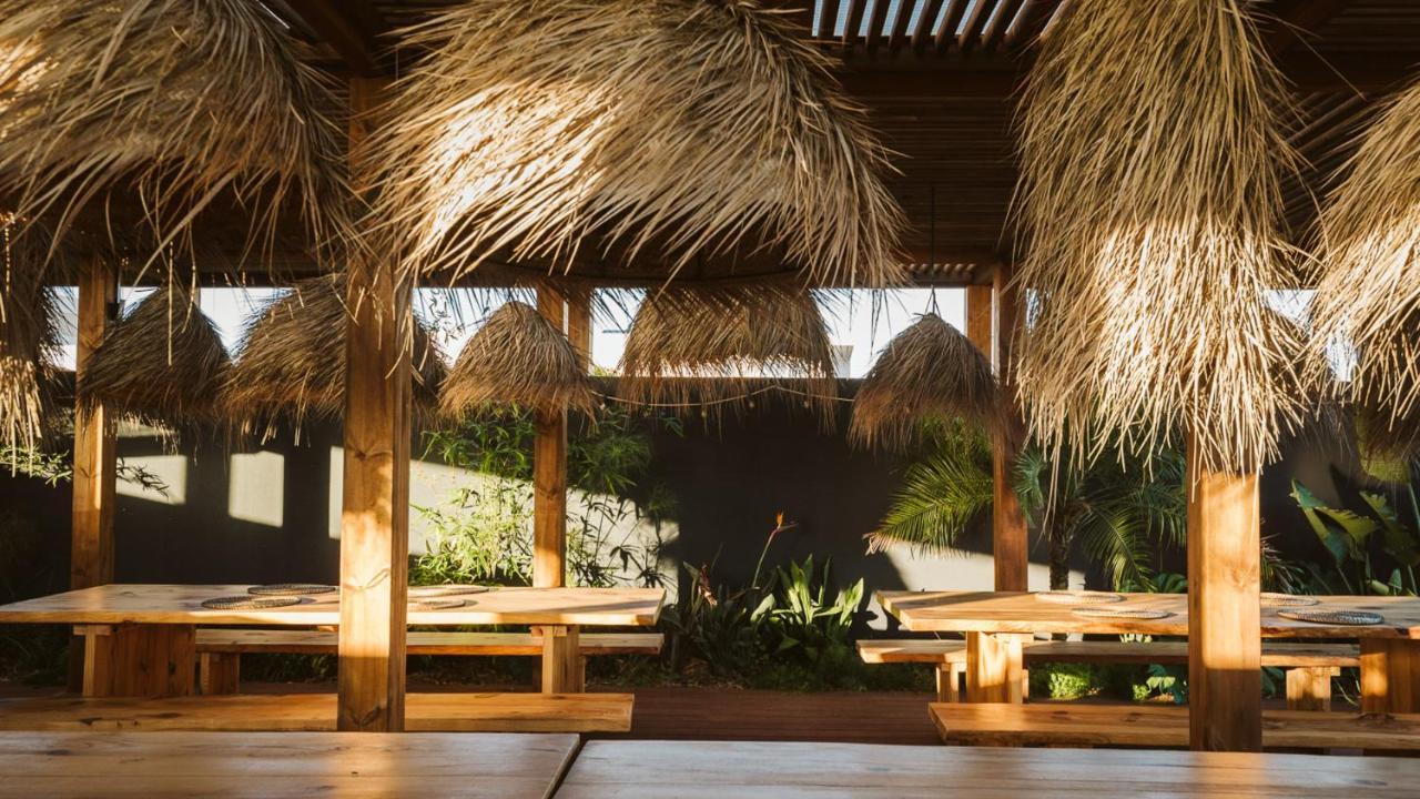 The Salty Pelican Yoga & Surf Retreat Peniche Exteriör bild