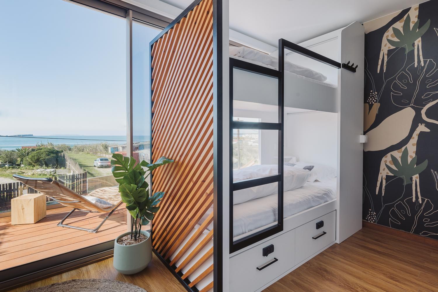 The Salty Pelican Yoga & Surf Retreat Peniche Rum bild