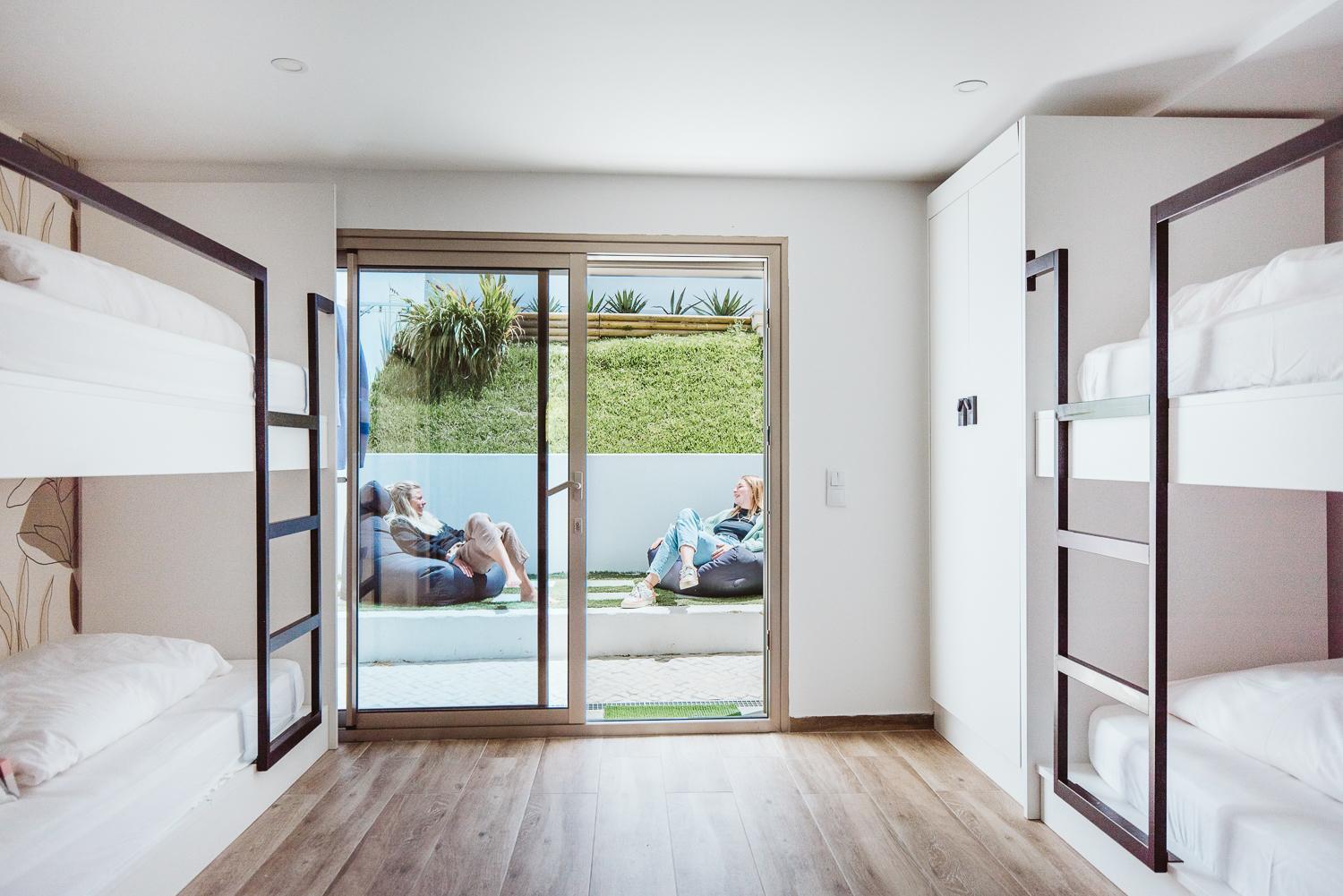 The Salty Pelican Yoga & Surf Retreat Peniche Rum bild