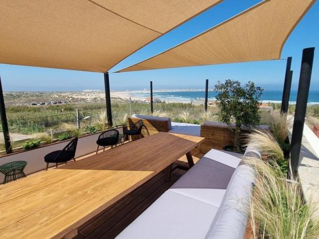 The Salty Pelican Yoga & Surf Retreat Hotell Peniche Exteriör bild